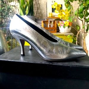 Dries Van Noten crinkled silver/mirrored leather pumps 37.5